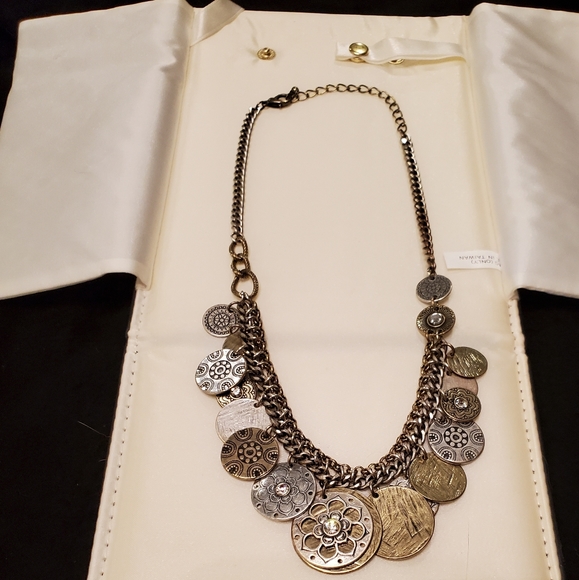 NECKLACE - Picture 3 of 6